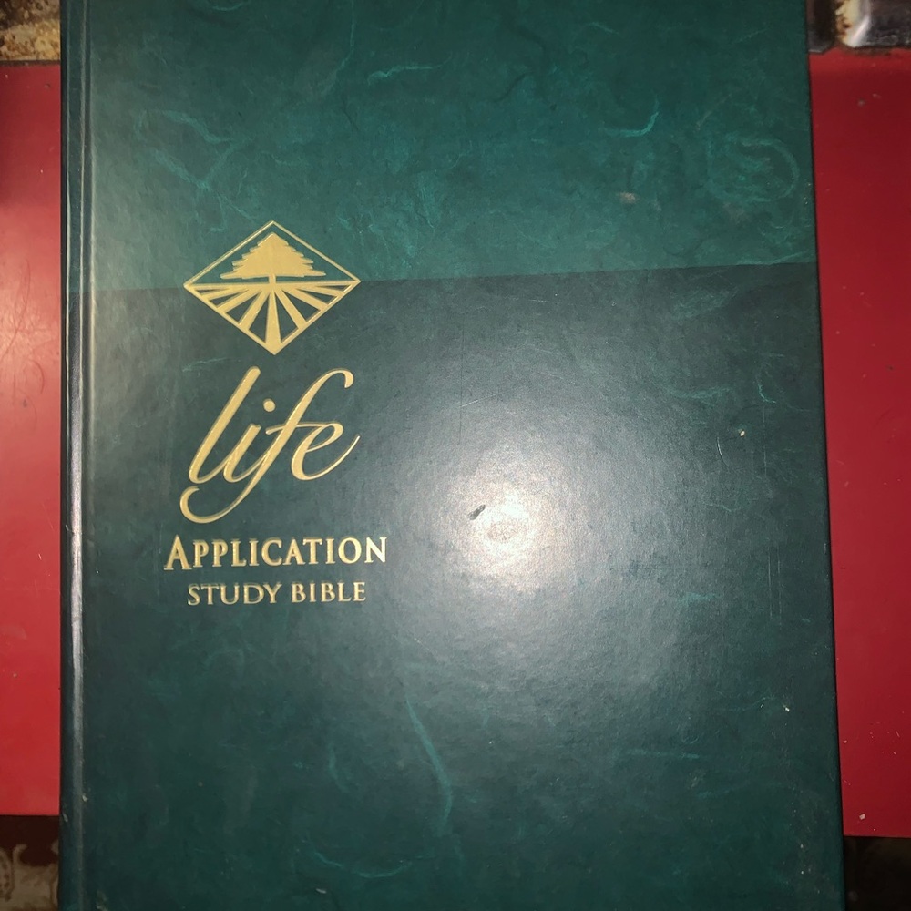 Life Application Study Bible - Green Tyndale New Living